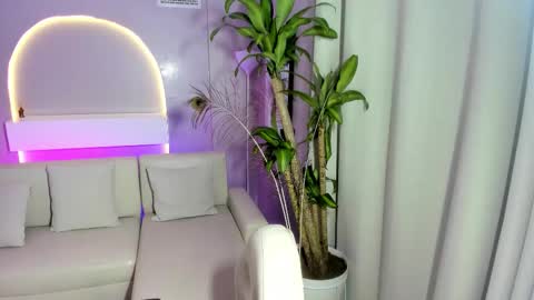   online show from December 14, 2025, 2:17 am