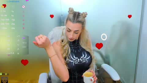 Snapshot of aileen_williams chatting on November 1, 2025, 8:38 am Allie online show from November 1, 2025, 8:38 am