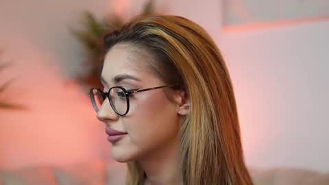 Snapshot of aileenaxa chatting on October 21, 2025, 6:41 pm Aileen online show from October 21, 2025, 6:41 pm