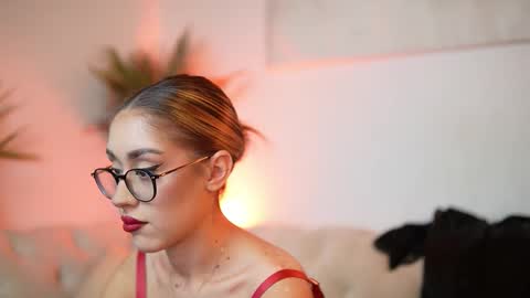 Snapshot of aileenaxa chatting on October 29, 2025, 7:59 pm Aileen online show from October 29, 2025, 7:59 pm