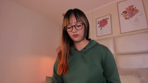 Aily Yozuko online show from October 17, 2025, 2:48 am