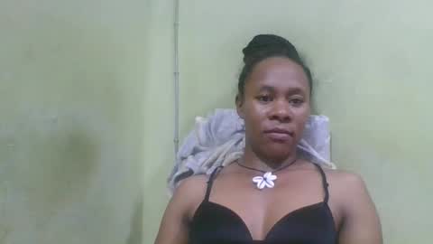 aimee982179 online show from May 12, 2026, 6:27 pm