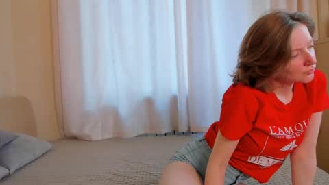 Sofia help me get 50 thumbs up online show from May 19, 2026, 5:36 am
