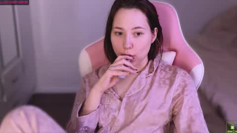 Snapshot of airyhill chatting on December 15, 2025, 12:31 pm airyhill online show from December 15, 2025, 12:31 pm