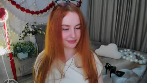 Snapshot of airysilhouette chatting on April 21, 2026, 1:42 am Louise online show from April 21, 2026, 1:42 am