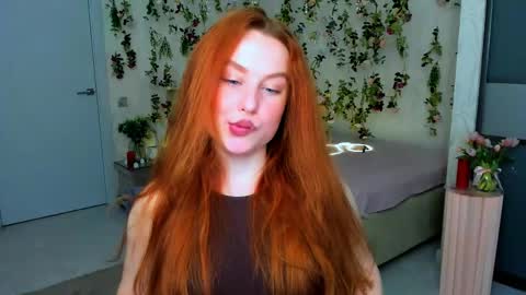 Snapshot of airysilhouette chatting on May 24, 2026, 1:10 am Louise online show from May 24, 2026, 1:10 am