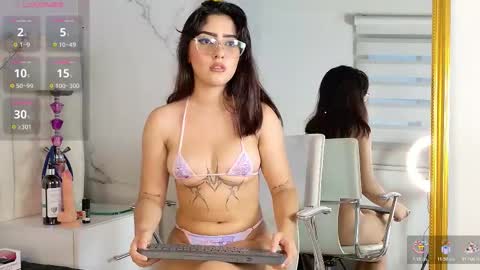 aisha_calloway online show from November 18, 2025, 10:25 pm