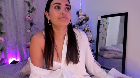 Snapshot of aisha_es chatting on December 29, 2024, 3:13 pm Aisha online show from December 29, 2024, 3:13 pm