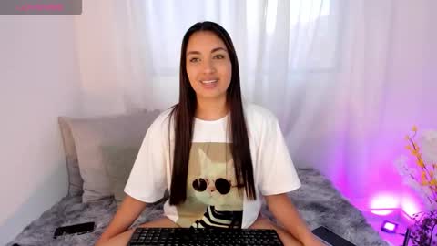 Snapshot of aisha_es chatting on October 4, 2025, 6:17 pm Aisha online show from October 4, 2025, 6:17 pm