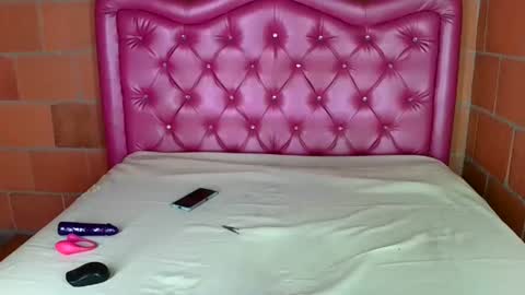 aisha koswell3 online show from September 14, 2025, 12:15 pm