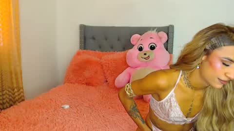 Snapshot of aisha_sex222 chatting on September 20, 2025, 5:25 pm aisha_sex222 online show from September 20, 2025, 5:25 pm