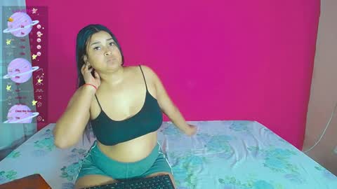 aisha_stacey0410 online show from December 29, 2024, 2:38 am
