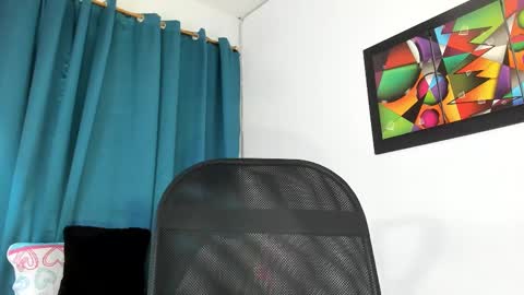 Snapshot of aisha_w10 chatting on February 10, 2025, 3:42 pm Aisha online show from February 10, 2025, 3:42 pm