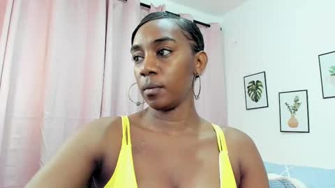 Snapshot of aisha_w10 chatting on February 25, 2025, 3:38 pm Aisha online show from February 25, 2025, 3:38 pm