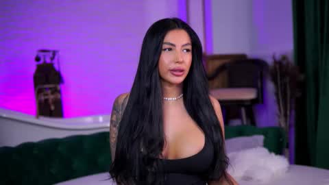 Maddy online show from November 20, 2025, 7:35 pm