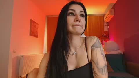 Snapshot of aishaaya chatting on November 22, 2025, 10:03 am Lora online show from November 22, 2025, 10:03 am