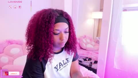 Snapshot of aisharose_ chatting on December 17, 2025, 5:41 pm Aisha online show from December 17, 2025, 5:41 pm