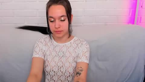 aishatempt online show from April 15, 2026, 2:07 am