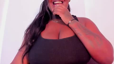 Snapshot of aishazaa chatting on November 11, 2025, 3:23 pm aishazaa online show from November 11, 2025, 3:23 pm