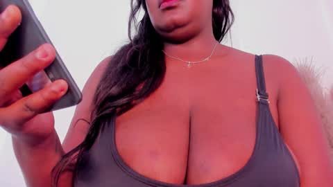 Snapshot of aishazaa chatting on November 13, 2025, 2:49 pm aishazaa online show from November 13, 2025, 2:49 pm