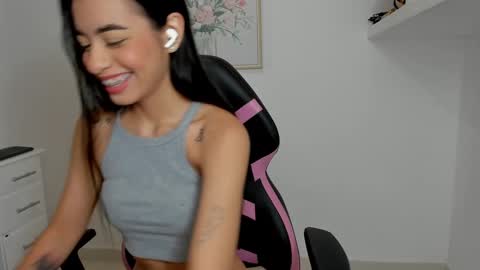 VALENTINA  independent online show from February 15, 2025, 11:06 am