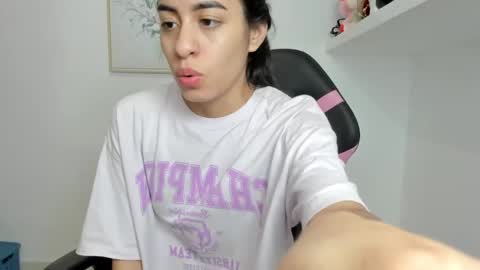 VALENTINA  independent online show from March 12, 2025, 12:20 am