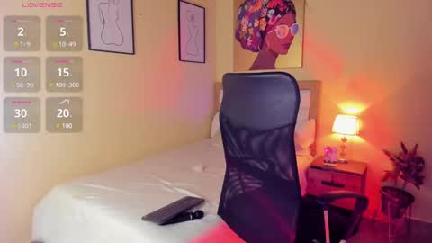 Snapshot of aitana_brown chatting on December 14, 2024, 10:18 pm Aitana Brown online show from December 14, 2024, 10:18 pm