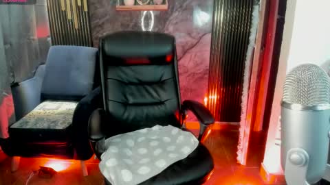 Snapshot of aitanacollins chatting on November 21, 2025, 2:32 am Miss Tatiana Independent Chaturbate Model online show from November 21, 2025, 2:32 am