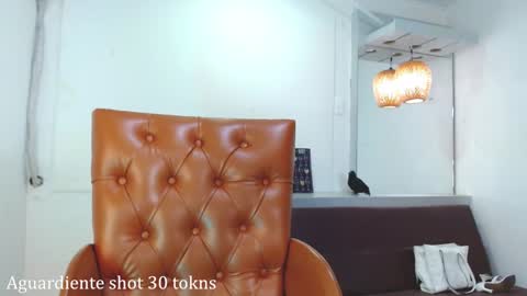 Snapshot of aitanarus chatting on January 17, 2025, 8:33 pm Ahitana Russ online show from January 17, 2025, 8:33 pm
