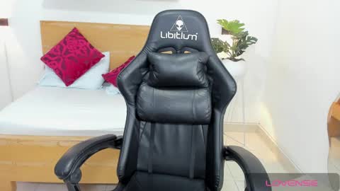 Snapshot of aixa_15 chatting on March 6, 2025, 2:40 pm Aixa Burgos online show from March 6, 2025, 2:40 pm