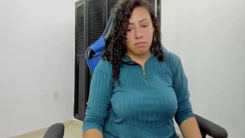 Snapshot of aixa_15 chatting on September 16, 2025, 12:06 pm Aixa Burgos online show from September 16, 2025, 12:06 pm