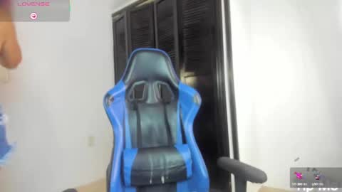 Snapshot of aixa_15 chatting on September 19, 2025, 1:01 pm Aixa Burgos online show from September 19, 2025, 1:01 pm