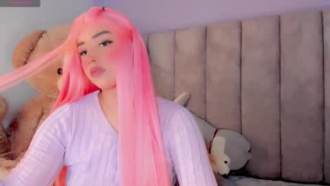 aixa_beltran online show from February 9, 2025, 11:36 am