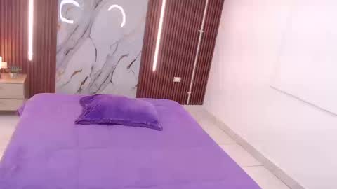 Snapshot of aixa_shaw chatting on October 21, 2025, 12:50 pm AIXA online show from October 21, 2025, 12:50 pm