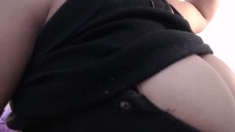 Snapshot of aixa_shaw chatting on November 21, 2025, 12:37 pm AIXA online show from November 21, 2025, 12:37 pm