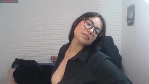 Snapshot of akaly_ chatting on October 22, 2025, 11:04 pm Akaly online show from October 22, 2025, 11:04 pm