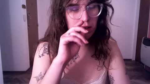 Snapshot of akamedolle chatting on September 26, 2025, 3:32 am Veronica Akame 3 online show from September 26, 2025, 3:32 am