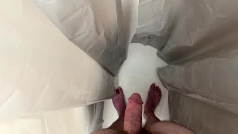 akaye19 online show from November 9, 2025, 5:50 am