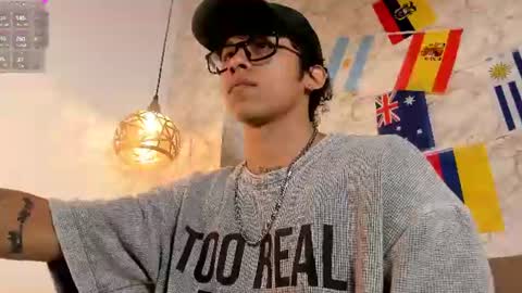 Snapshot of akazaboy chatting on June 26, 2026, 5:34 am akazaboy online show from June 26, 2026, 5:34 am