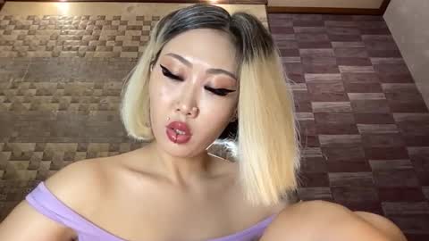 Snapshot of akemi_jp chatting on October 12, 2025, 7:13 pm Akemi online show from October 12, 2025, 7:13 pm