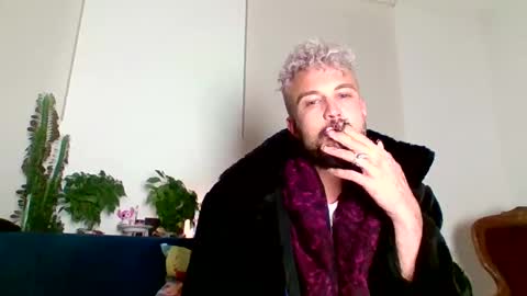 Sweet moment online show from October 30, 2025, 7:25 pm