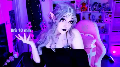 Snapshot of aki__ra chatting on February 10, 2026, 12:04 am Aki online show from February 10, 2026, 12:04 am