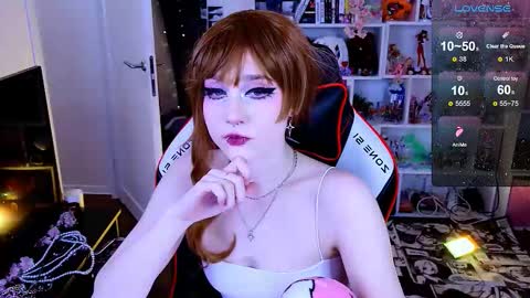 Snapshot of aki__ra chatting on March 18, 2026, 12:03 am Aki online show from March 18, 2026, 12:03 am