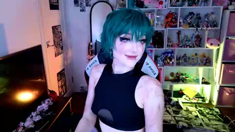 Snapshot of aki__ra chatting on August 4, 2026, 8:44 pm Aki online show from August 4, 2026, 8:44 pm