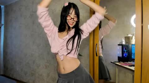 Snapshot of akiba_cute chatting on May 21, 2026, 9:05 am akiba_cute online show from May 21, 2026, 9:05 am