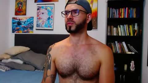 Snapshot of akiles_r chatting on December 10, 2024, 2:05 am akiles online show from December 10, 2024, 2:05 am
