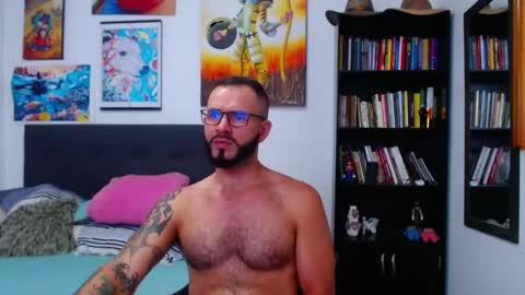Snapshot of akiles_r chatting on February 24, 2025, 10:03 pm akiles online show from February 24, 2025, 10:03 pm