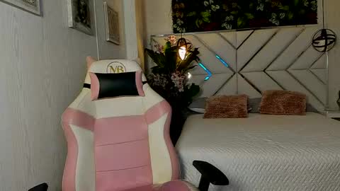 Akimmidoll GMT-5 0630 -1330 online show from May 24, 2026, 2:11 pm