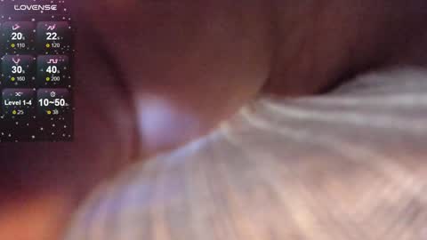 Snapshot of akura_01 chatting on September 27, 2025, 1:38 pm Akura is here 3 online show from September 27, 2025, 1:38 pm