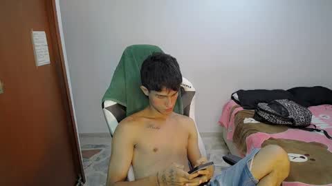 Snapshot of akyra_latin chatting on April 1, 2026, 4:02 am Akyra latin online show from April 1, 2026, 4:02 am